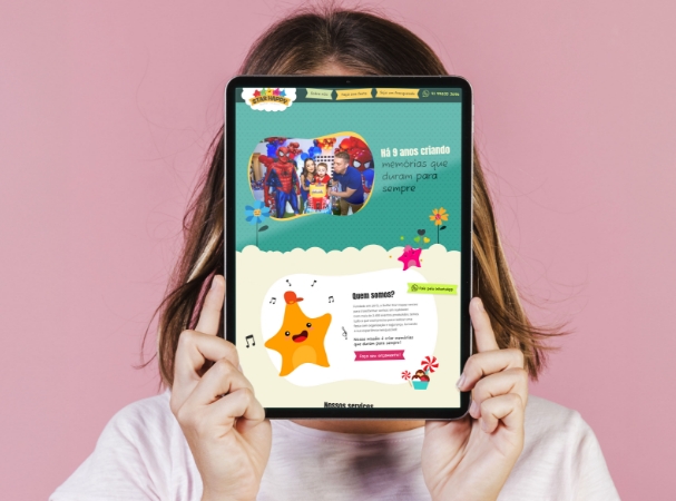 computador e celular com o site da CasaSoft na tela